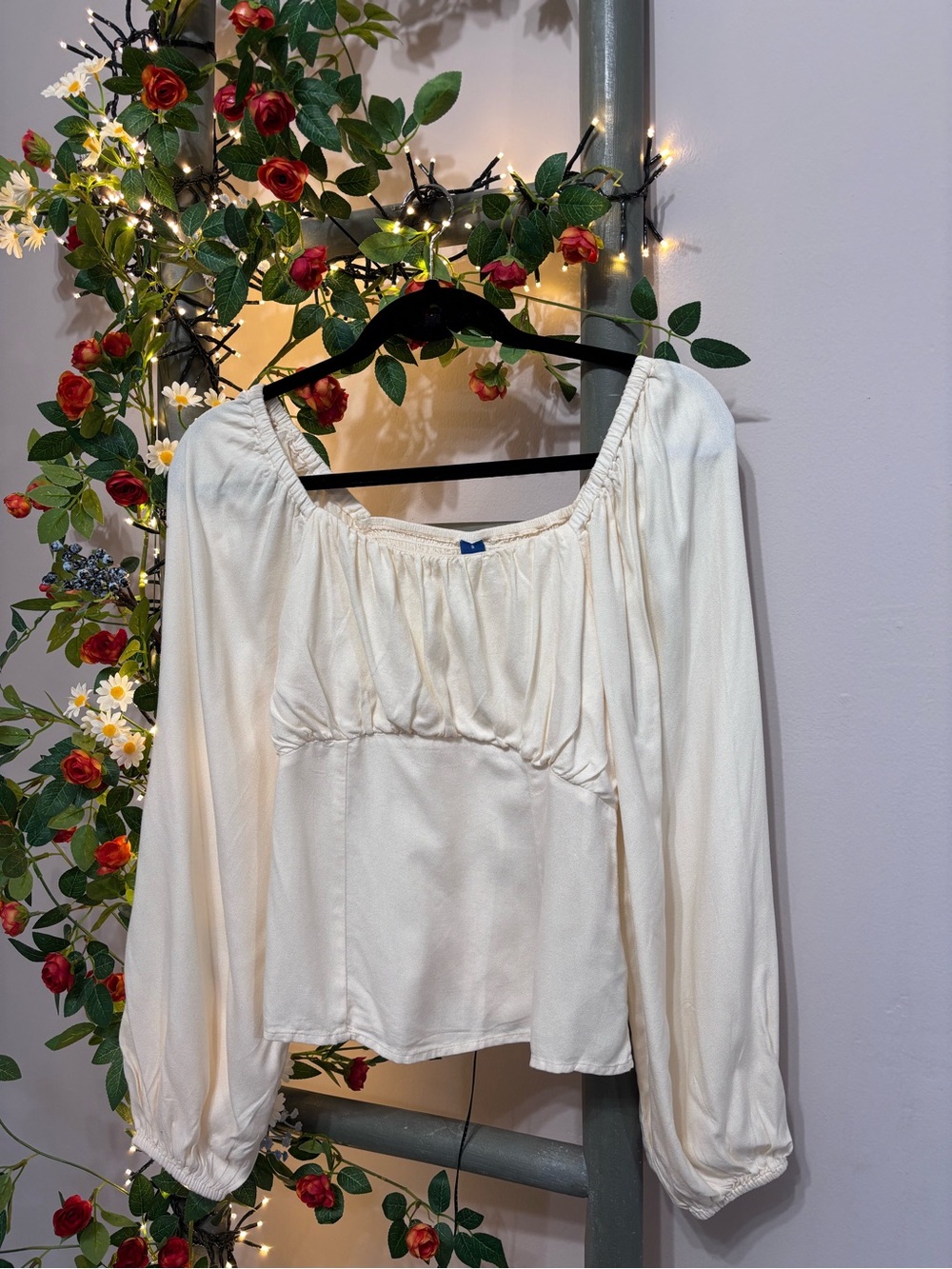 Old Navy Cream Long-Sleeve Peasant Blouse